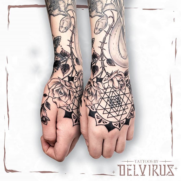 Tatuaje Geométrico - Delvirus