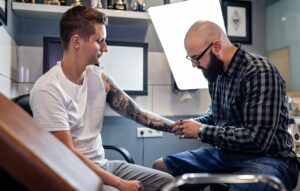 Cómo encontrar el tatuador